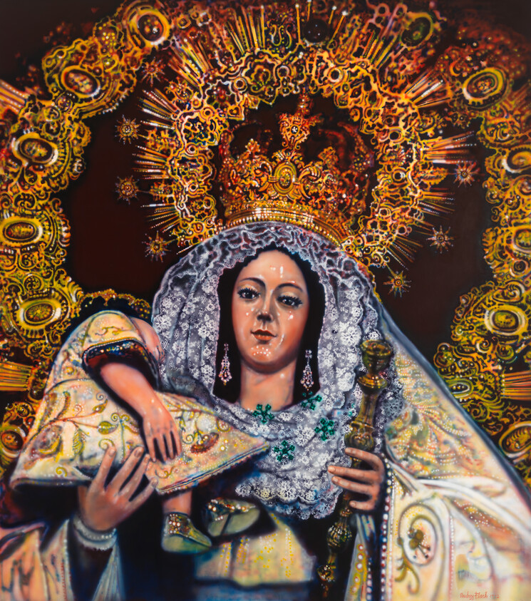 A crowned Virgin Mary statue wearing a lace veil holds the infant Jesus and a gold scepter.