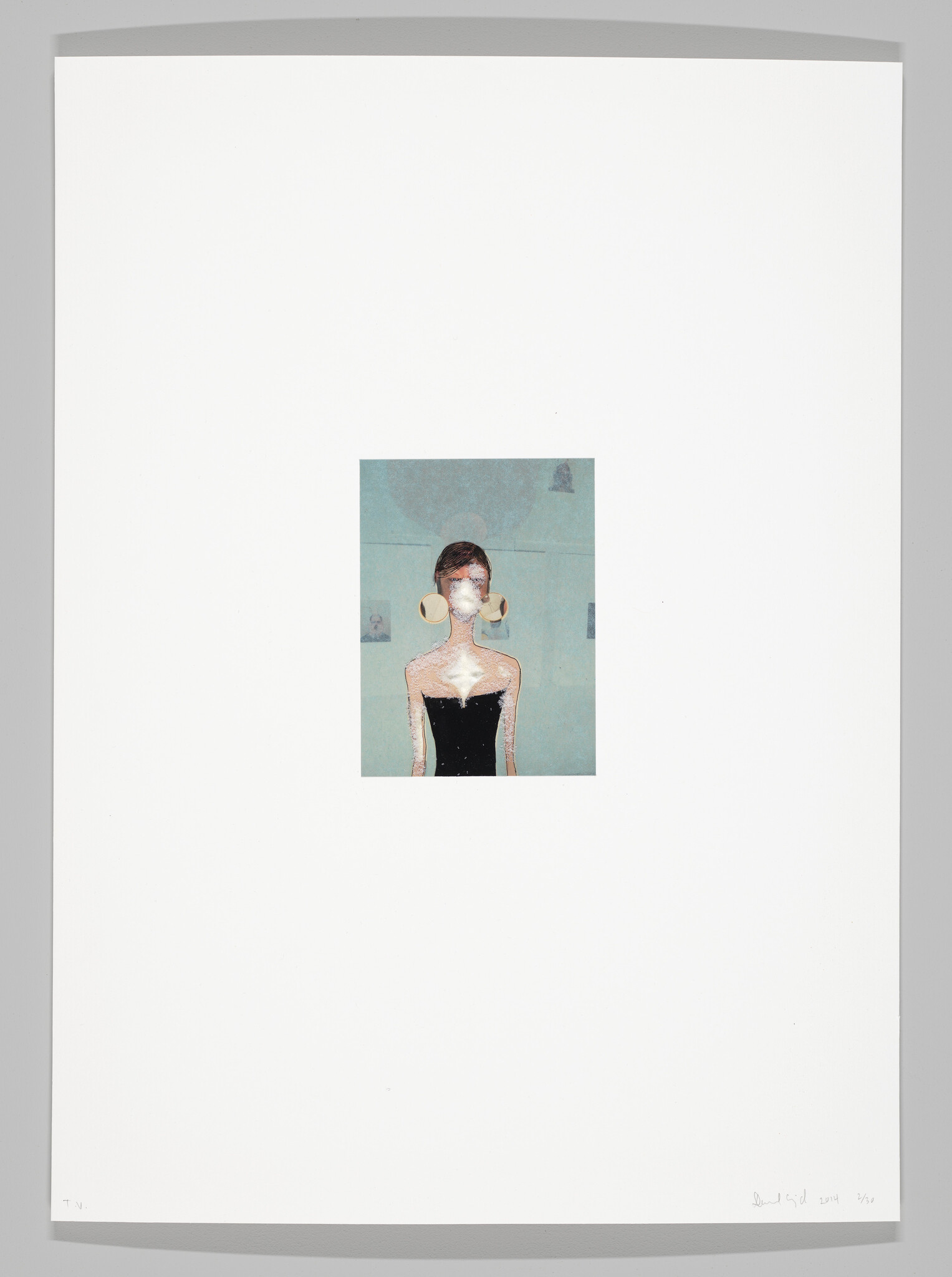 A small portrait shows a woman in a strapless black dress with large round earrings and a blurred face.