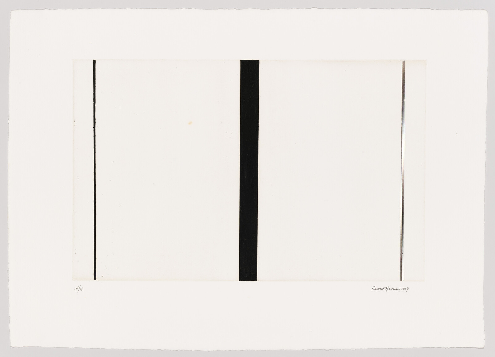 Three vertical lines on a white background: a thick black center stripe and two thin side lines.