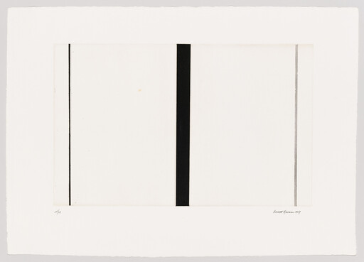 Three vertical lines on a white background: a thick black center stripe and two thin side lines.