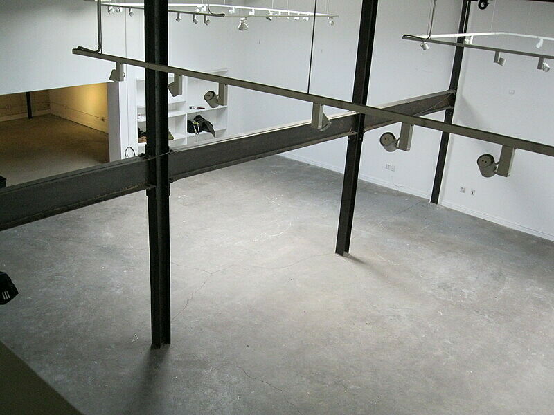 The installation space with beams. 