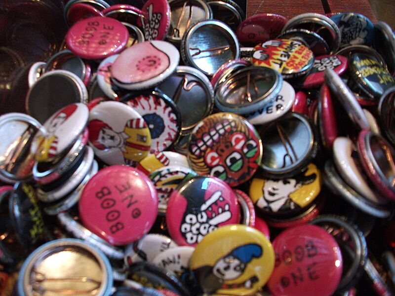 A pile of buttons