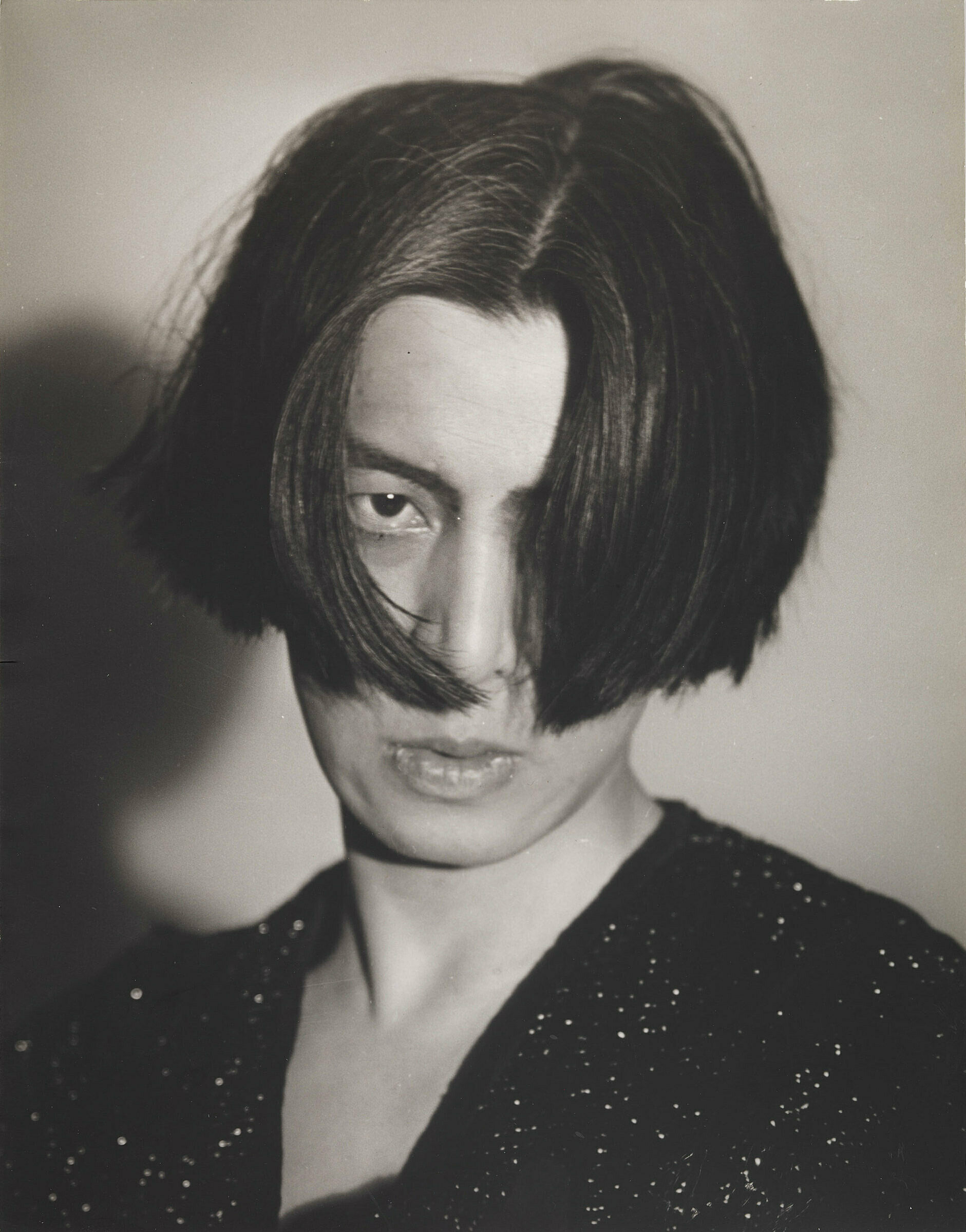 Artist Toyo Miyatake photographs his subject Michio Ito in black and white