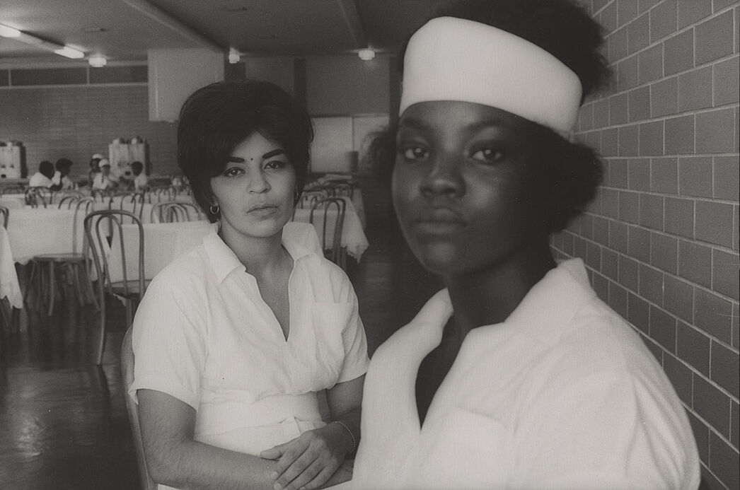 A photograph of two women.