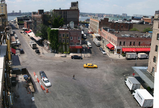 A building-level view of Gansevoort Plaza before it was renovated for pedestrians. 
